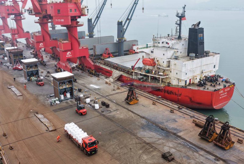 智慧港口：集装箱码头装卸的新时代变革